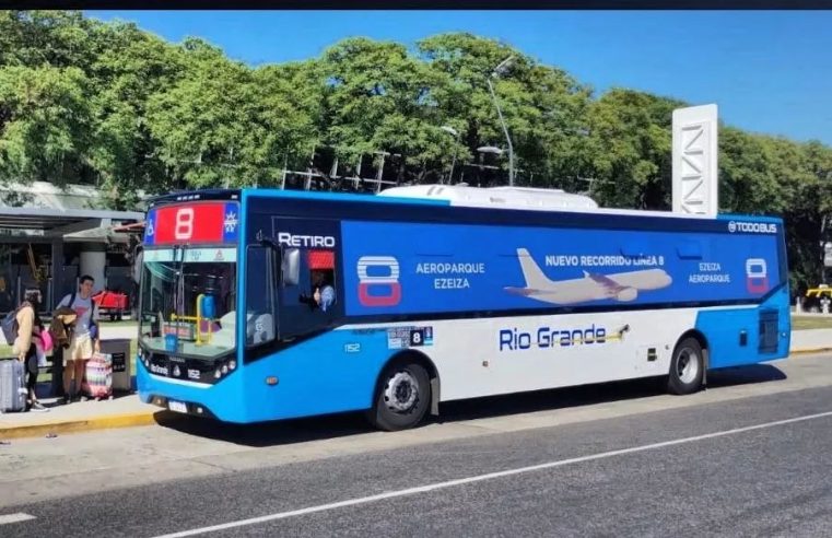 Nuevo bus 8 directo al Aeropuerto Internacional de Buenos Aires desde Plaza de Mayo en solo 1 hora.